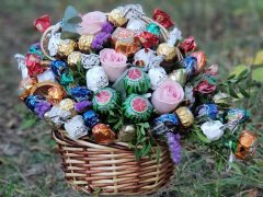Съедобная корзина &laquo;Сладкий пир&raquo;