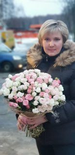 Букет из 35 кустовых роз &laquo;Корнелия&raquo;