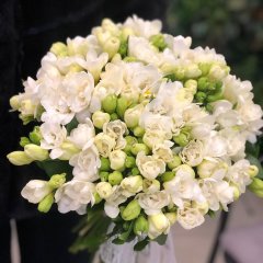 Свадебный букет из фрезий &laquo;Флёр&raquo;
