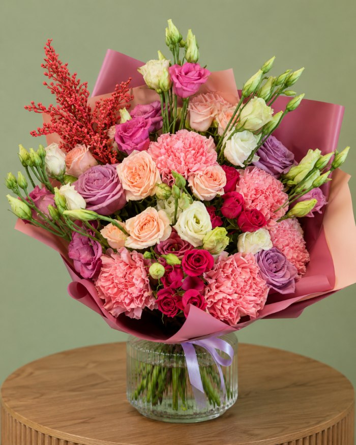 Букет с эустомой и розой «Дарю» — доставка цветов Пушкино