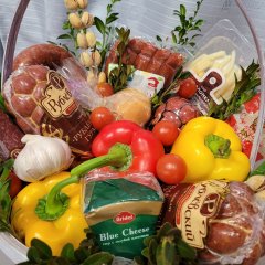 Съедобная композиция &laquo;Вкусняш&raquo;