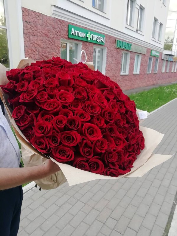 Букет из 151 красной розы — доставка цветов Пушкино
