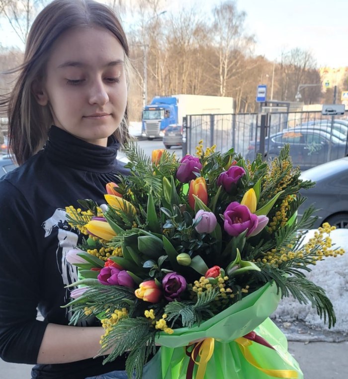 Букет с тюльпанами «Внимание» — доставка цветов Пушкино