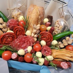 Съедобная композиция &laquo;Всё что нужно&raquo;